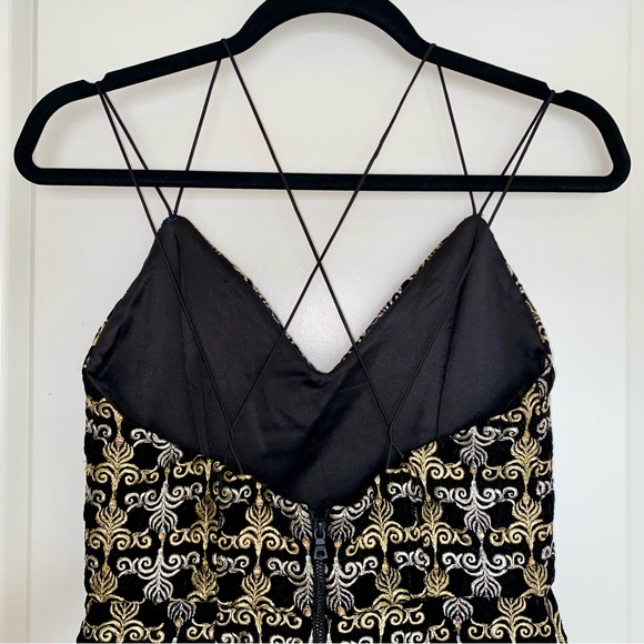 Alice + Olivia Embellished Velvet Cocktail Dress WITH POCKETS, size 4 - Picture 4 of 13